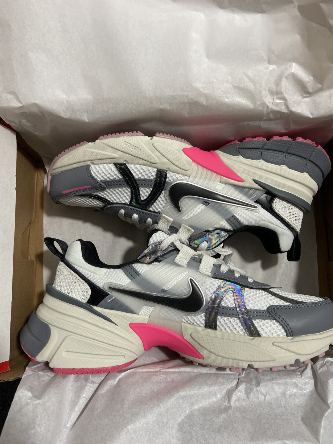 V2K 尺码35.5-46

纯原版出品-V2K Run 白灰黑 FZ5061-100 YZ007