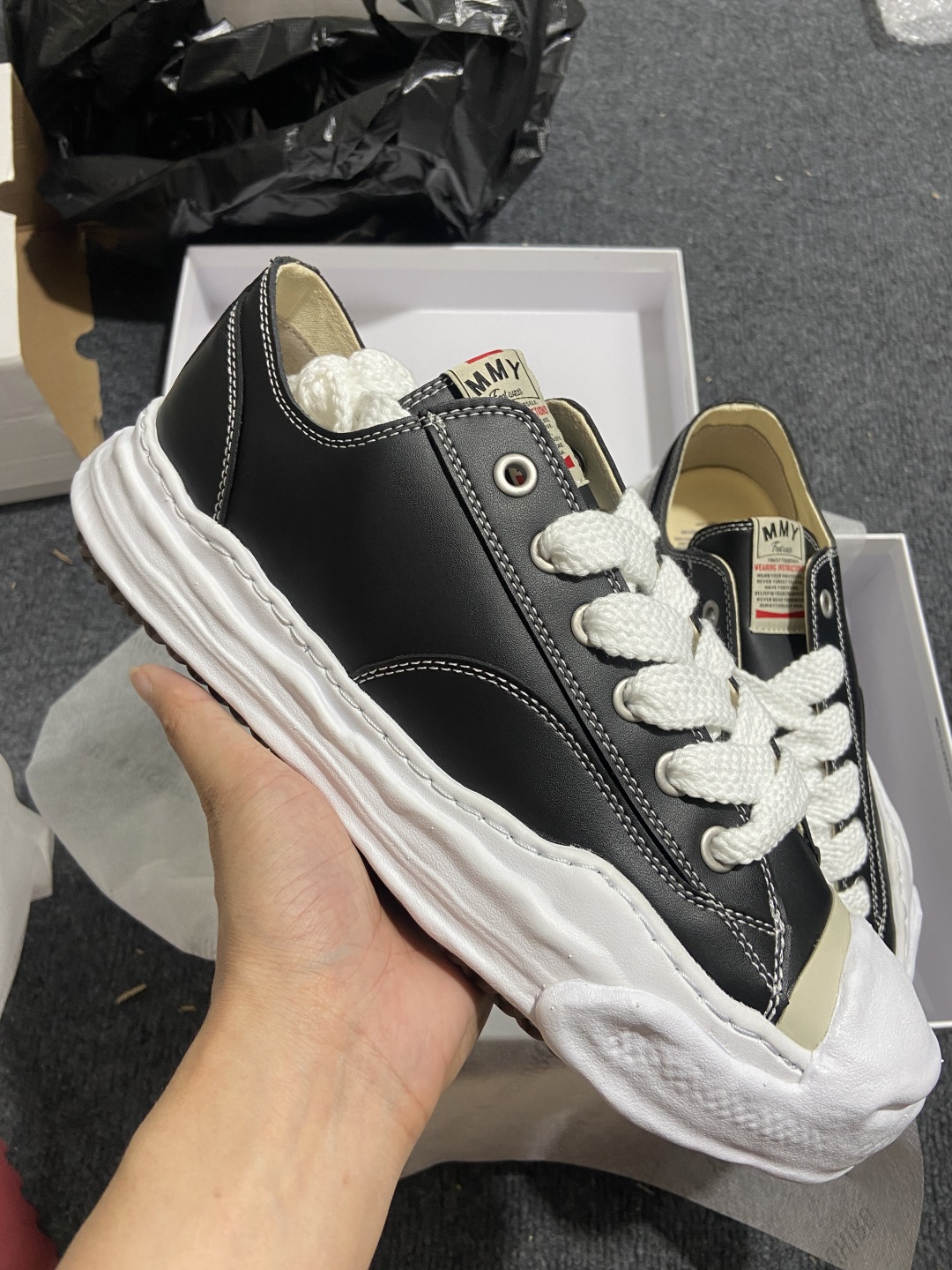 MMY 三原 尺码36-44

纯原版出品-MIHARA YASUHIRO Maison Hank OG