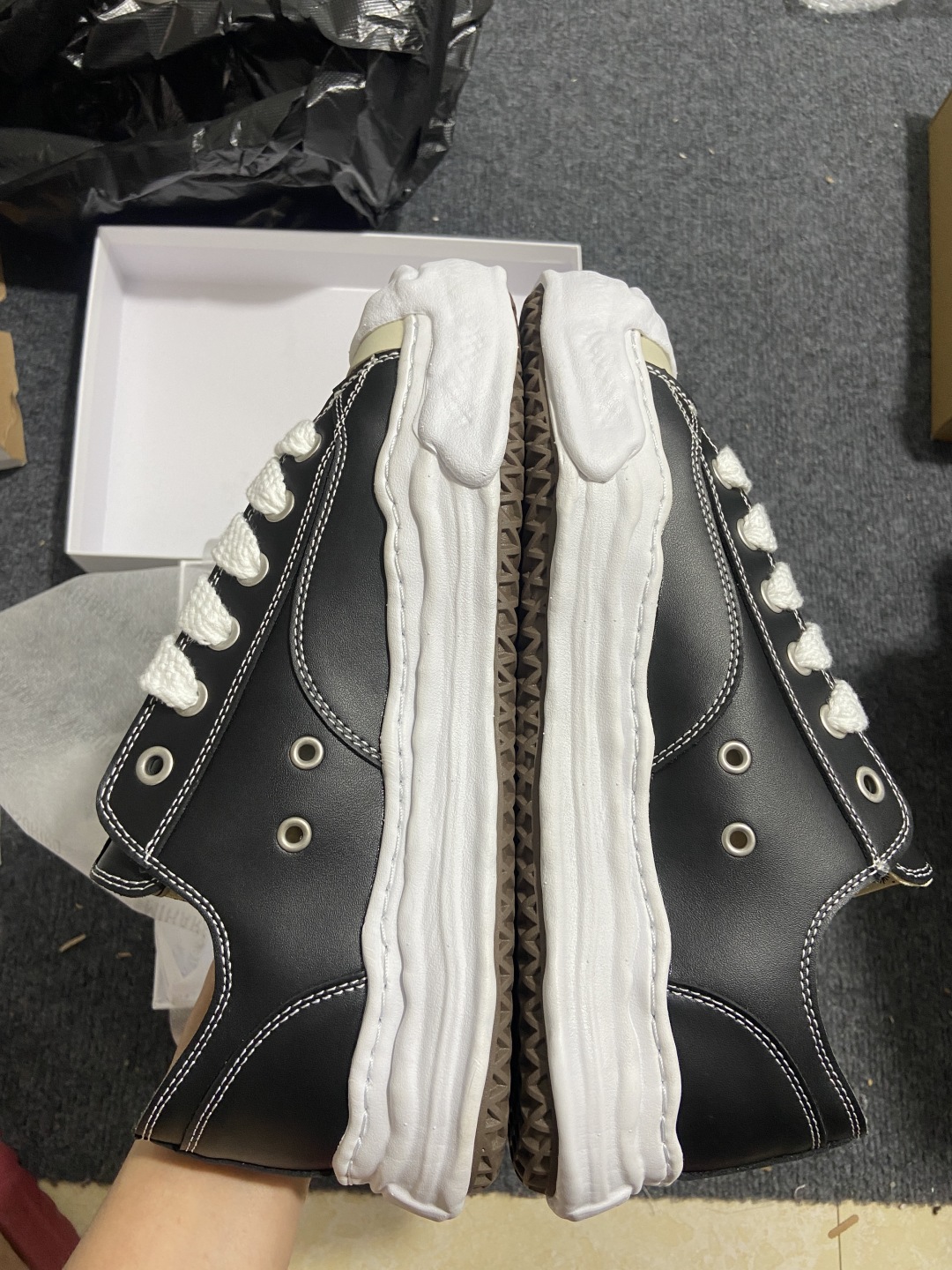 MMY 三原 尺码36-44

纯原版出品-MIHARA YASUHIRO Maison Hank OG