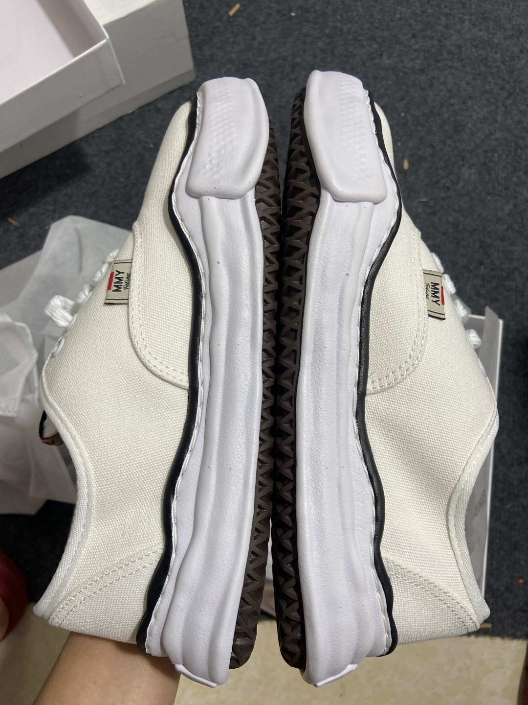 MMY 三原 尺码36-44

纯原版出品-MIHARA YASUHIRO Maison Hank OG