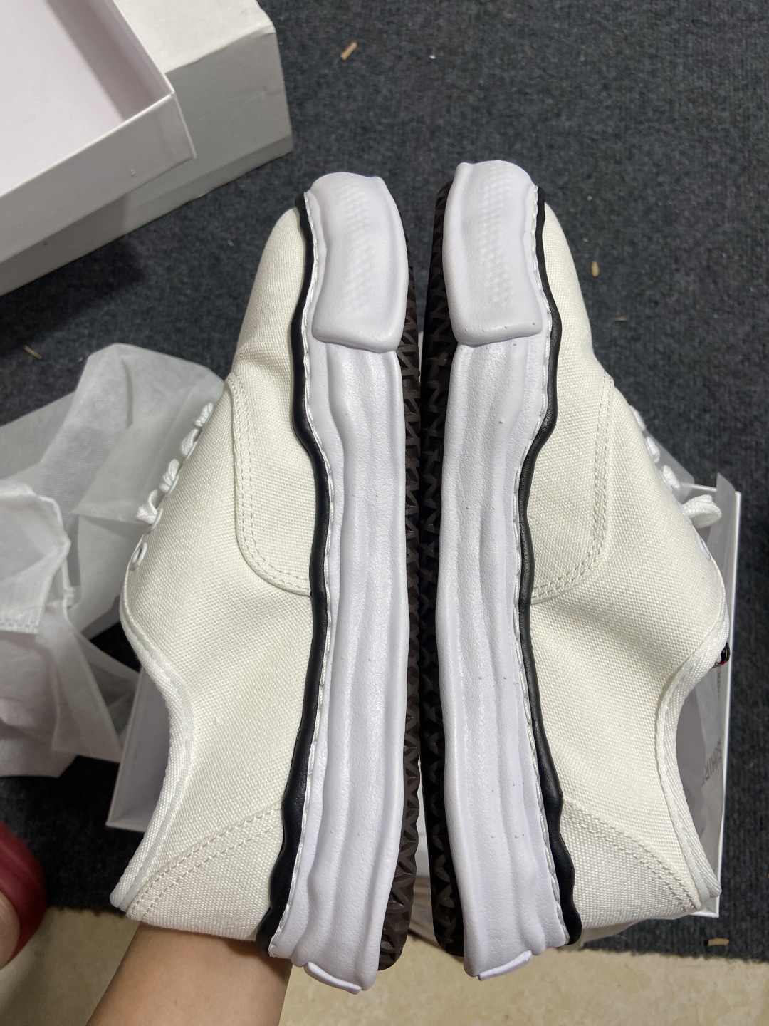 MMY 三原 尺码36-44

纯原版出品-MIHARA YASUHIRO Maison Hank OG