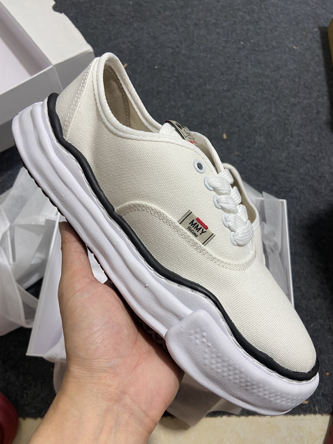 MMY 三原 尺码36-44

纯原版出品-MIHARA YASUHIRO Maison Hank OG