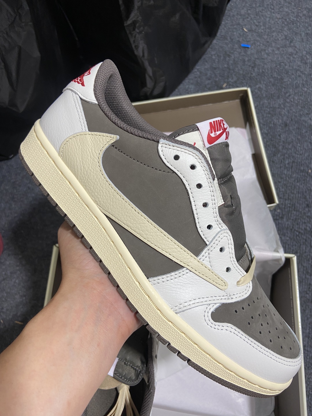 AJ1 Low 白棕倒钩 鞋码：36-47.5

纯原版出品-Travis Scott x Air Jo