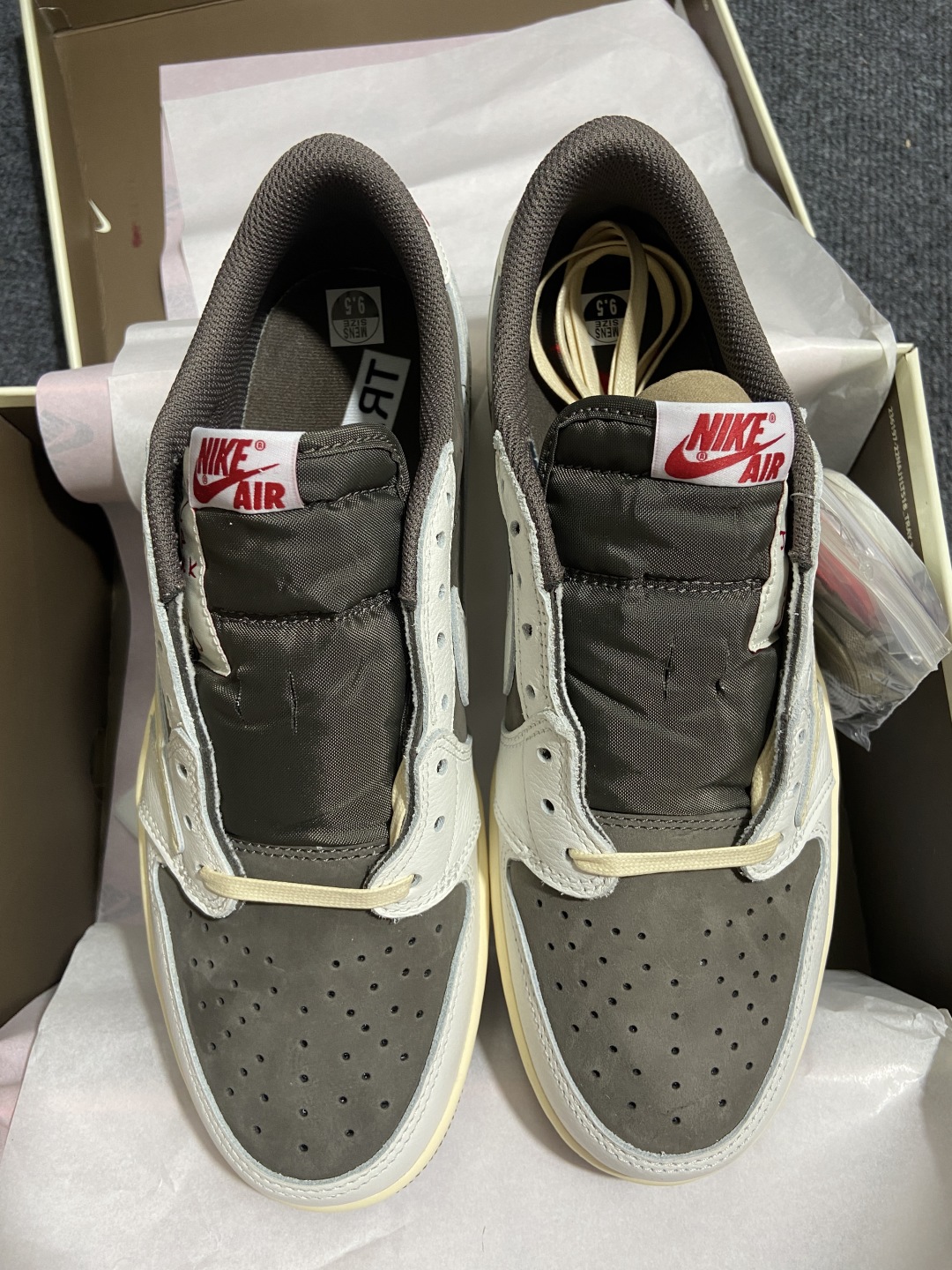 AJ1 Low 白棕倒钩 鞋码：36-47.5

纯原版出品-Travis Scott x Air Jo