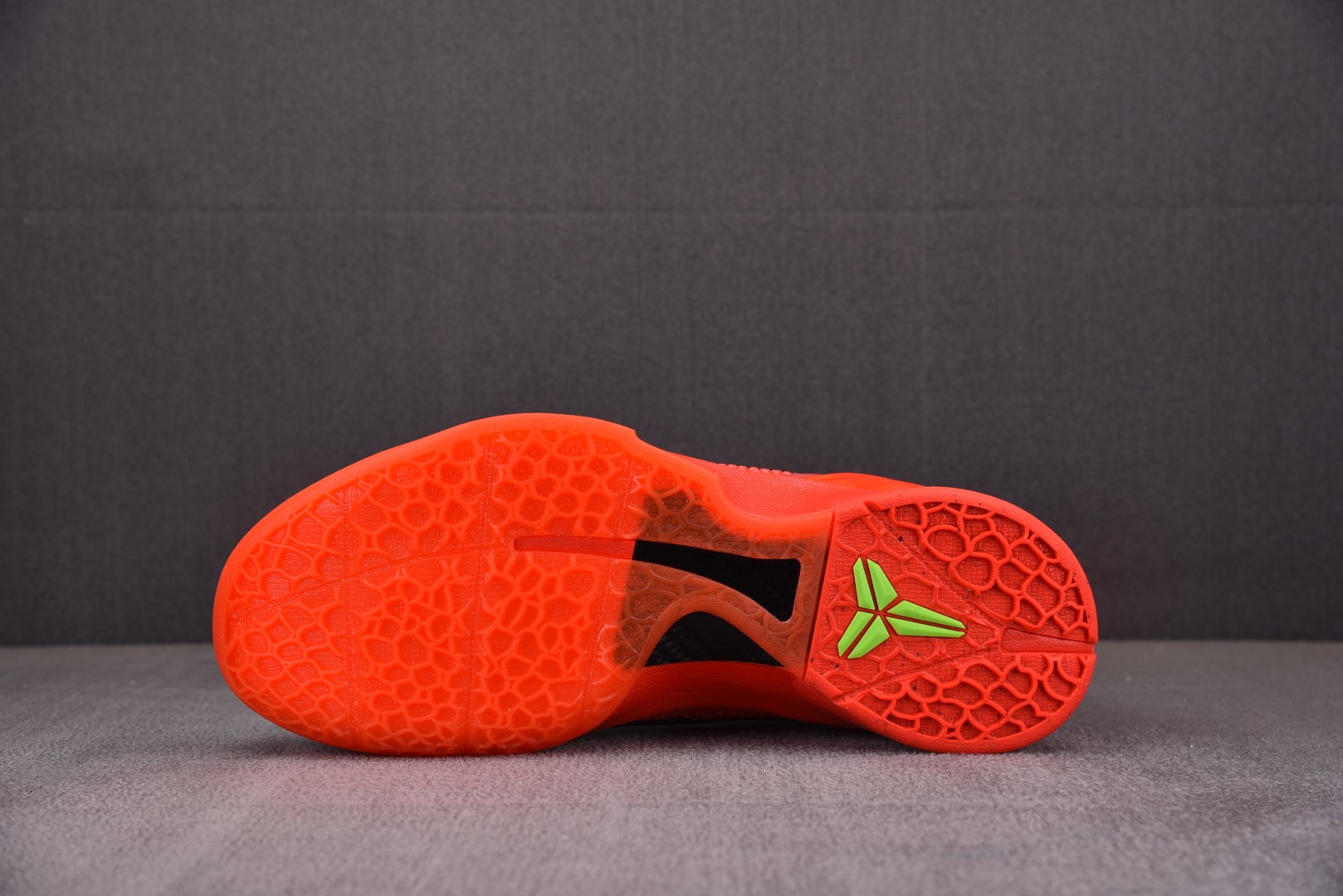 科比6 尺码40-50.5

纯原版出品-NK Kobe 6 Protro“Reverse Grinch
