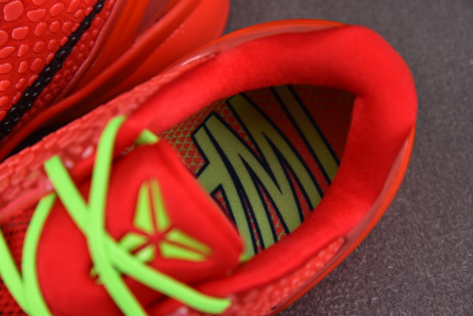 科比6 尺码40-50.5

纯原版出品-NK Kobe 6 Protro“Reverse Grinch