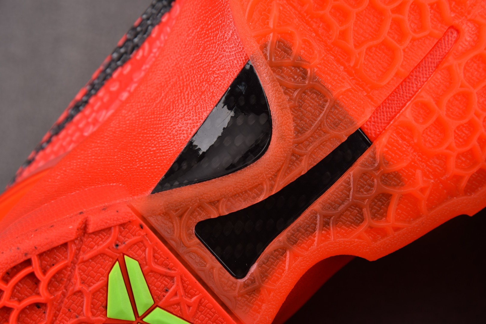 科比6 尺码40-50.5

纯原版出品-NK Kobe 6 Protro“Reverse Grinch