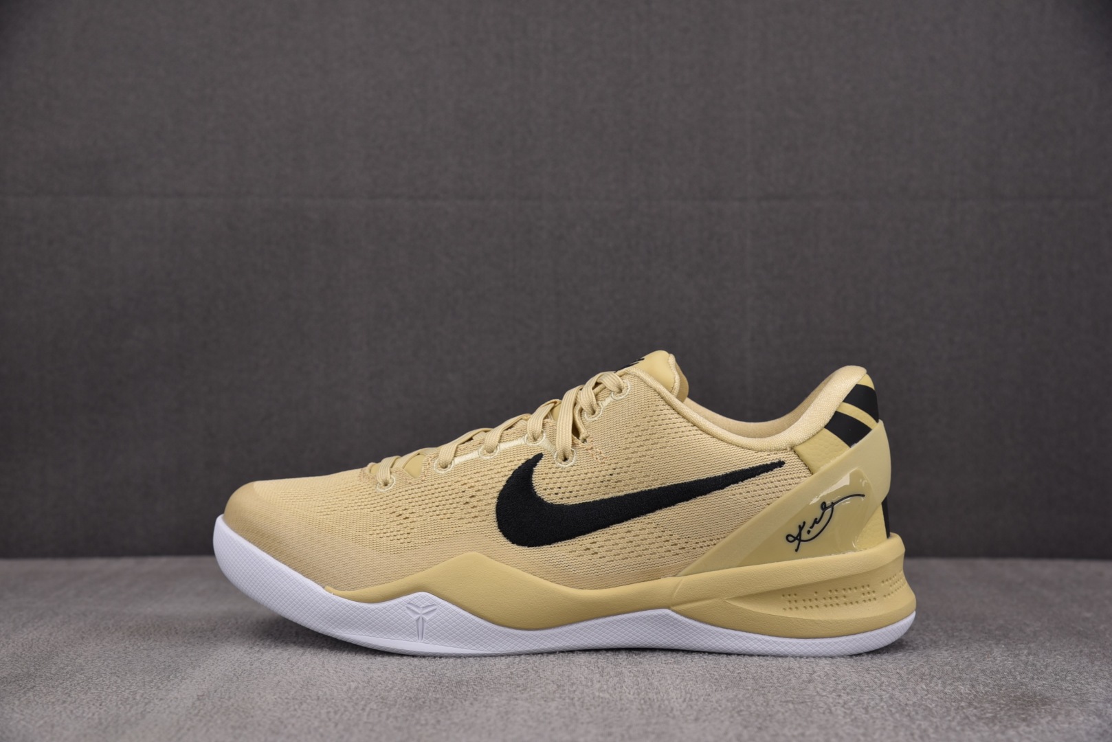 科比8 尺码40-50.5

纯原版出品-NK Kobe 8 Protro TB Champagne G