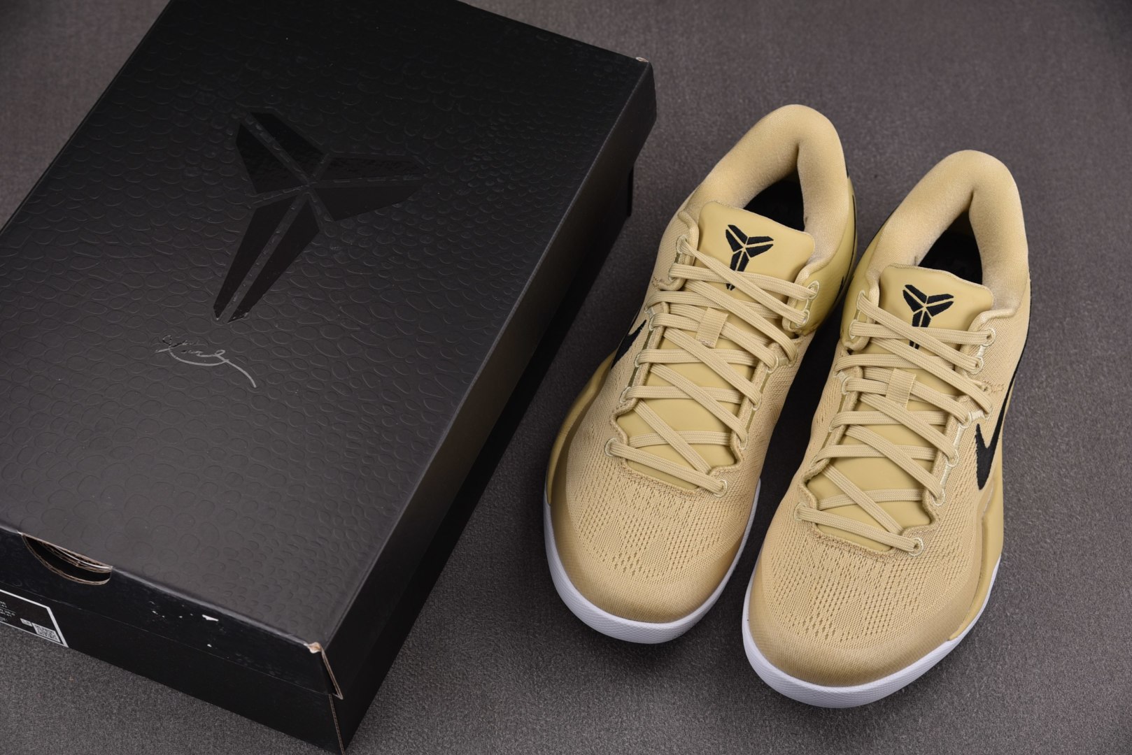 科比8 尺码40-50.5

纯原版出品-NK Kobe 8 Protro TB Champagne G