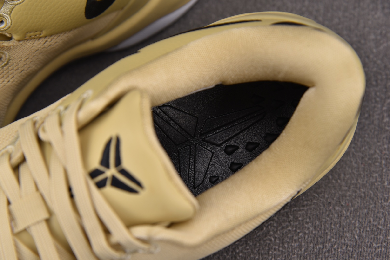 科比8 尺码40-50.5

纯原版出品-NK Kobe 8 Protro TB Champagne G