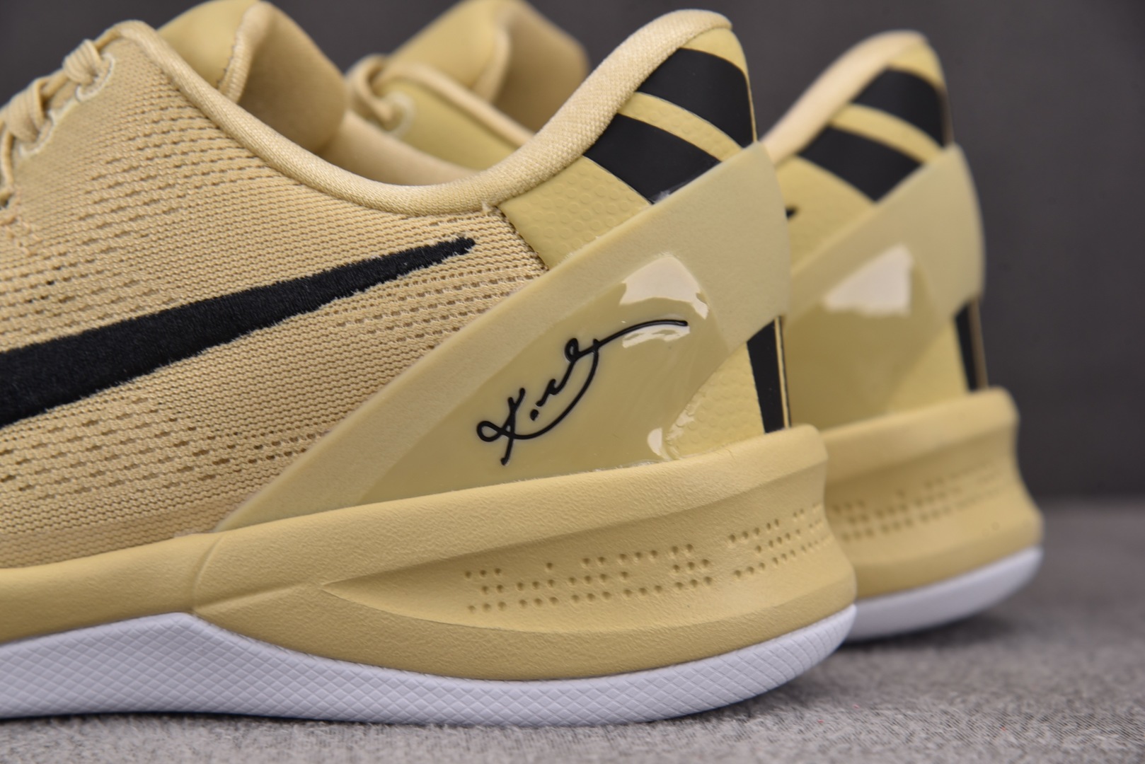 科比8 尺码40-50.5

纯原版出品-NK Kobe 8 Protro TB Champagne G