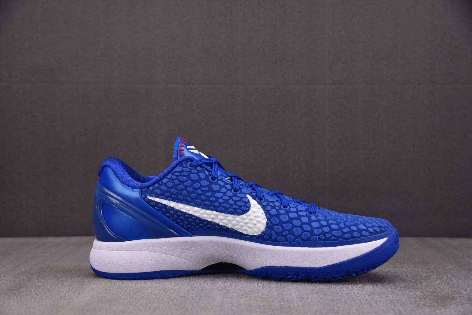科比6 尺码40-50.5

纯原版出品-NK Zoom Kobe 6 Protro Dodgers 道