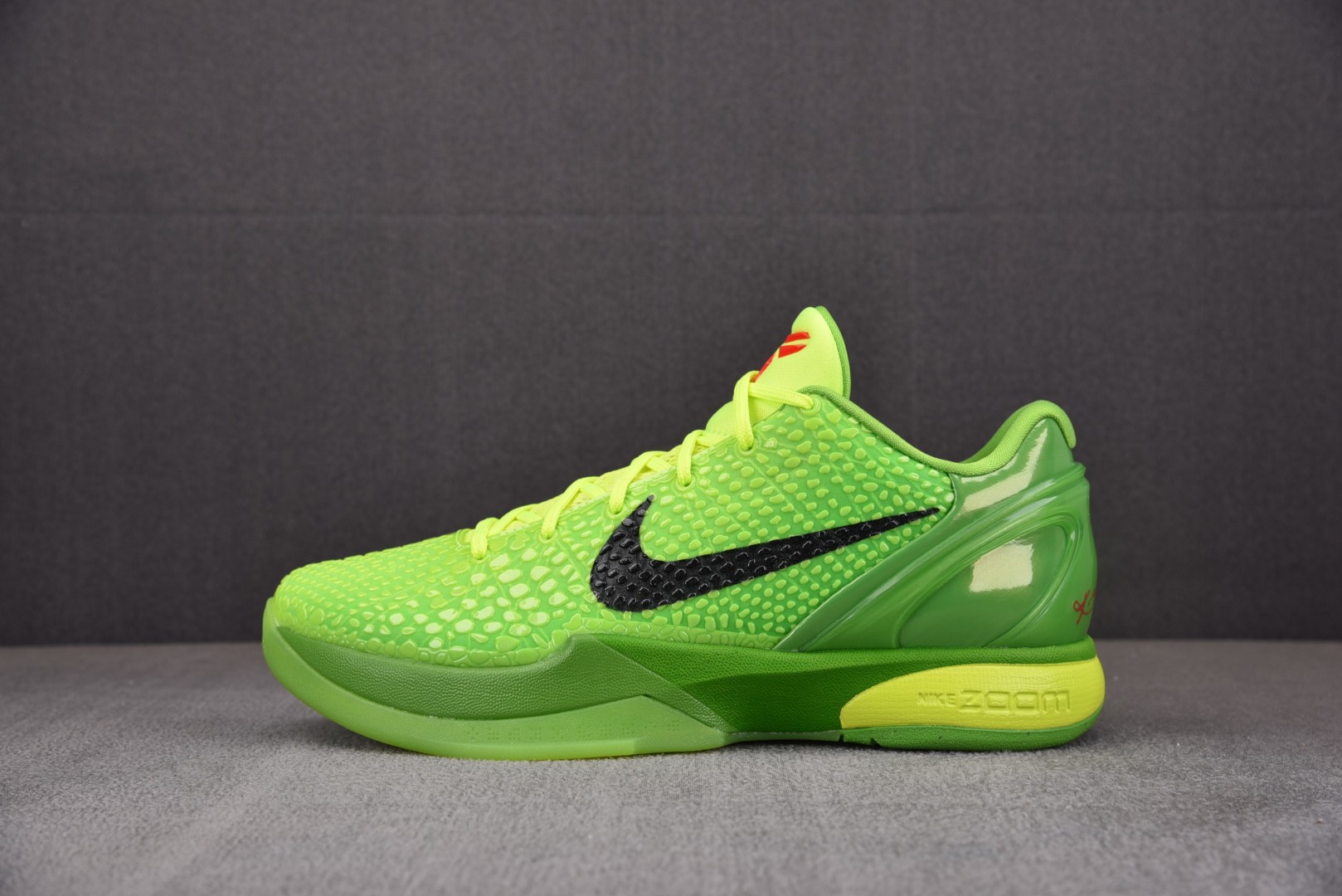 科比6 尺码40-50.5

纯原版出品-Zoom Kobe 6 ZK6 科比6 青蜂侠绿蛇圣诞 CW2