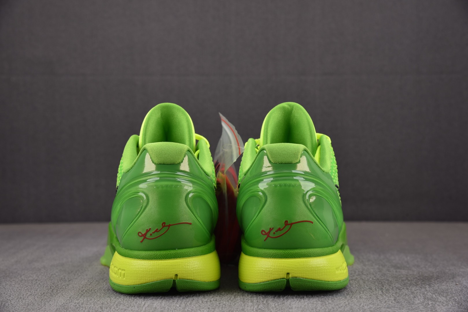 科比6 尺码40-50.5

纯原版出品-Zoom Kobe 6 ZK6 科比6 青蜂侠绿蛇圣诞 CW2