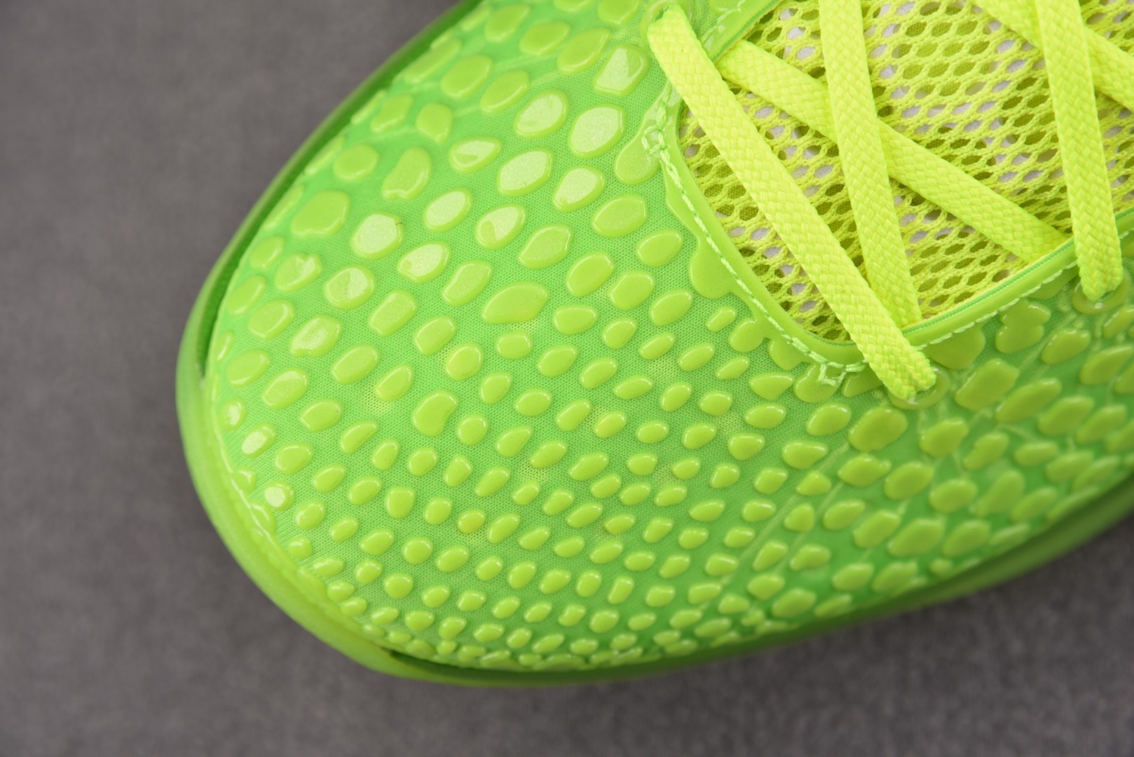 科比6 尺码40-50.5

纯原版出品-Zoom Kobe 6 ZK6 科比6 青蜂侠绿蛇圣诞 CW2
