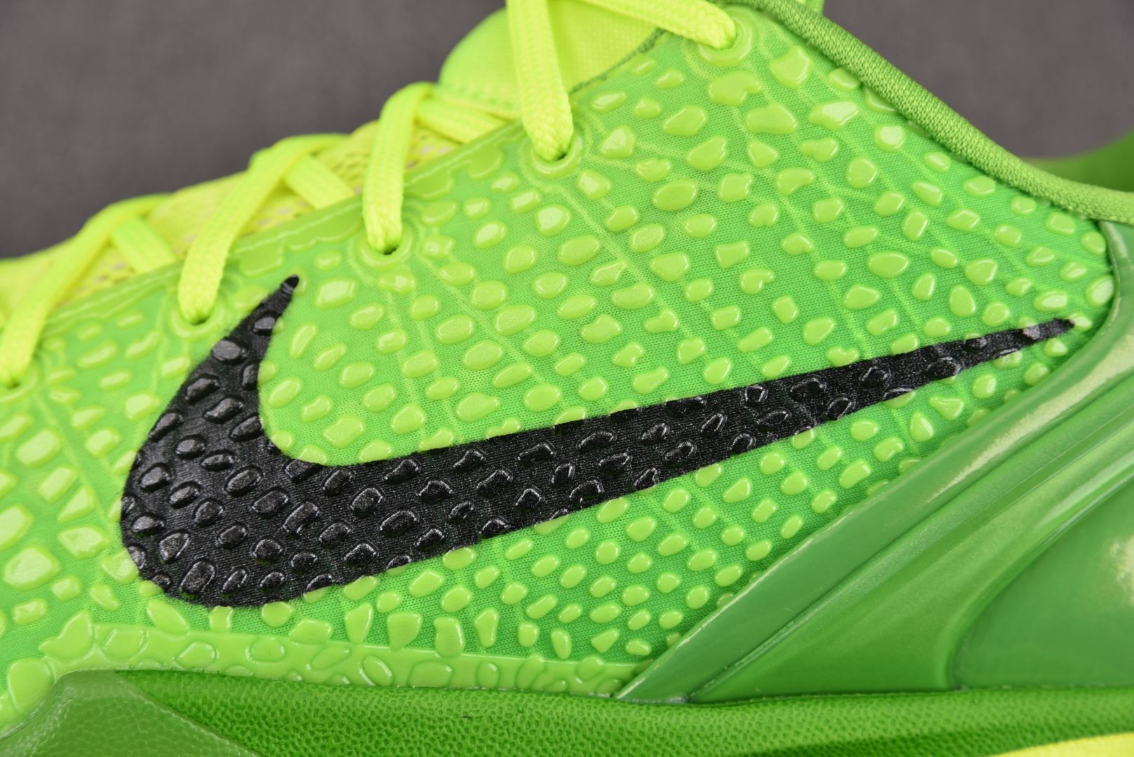科比6 尺码40-50.5

纯原版出品-Zoom Kobe 6 ZK6 科比6 青蜂侠绿蛇圣诞 CW2