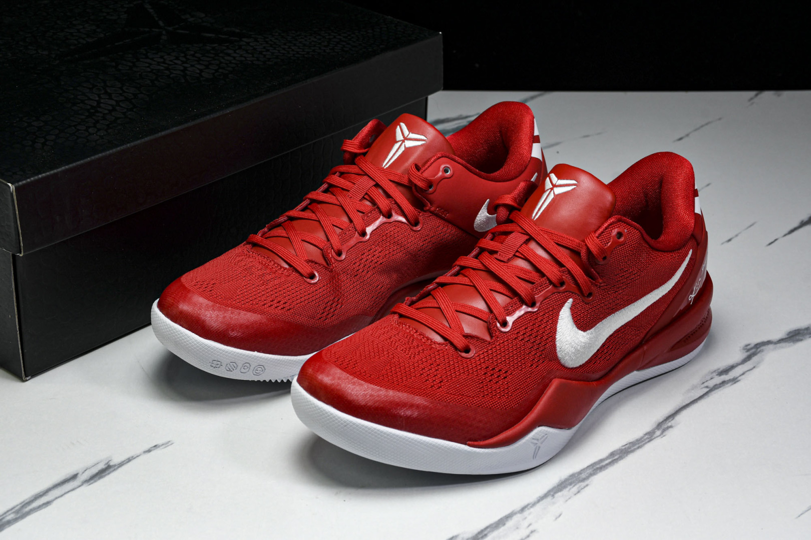 科比8 尺码40-50.5

纯原版出品-NK Kobe 8 Protro Wolf Grey 运动鞋 