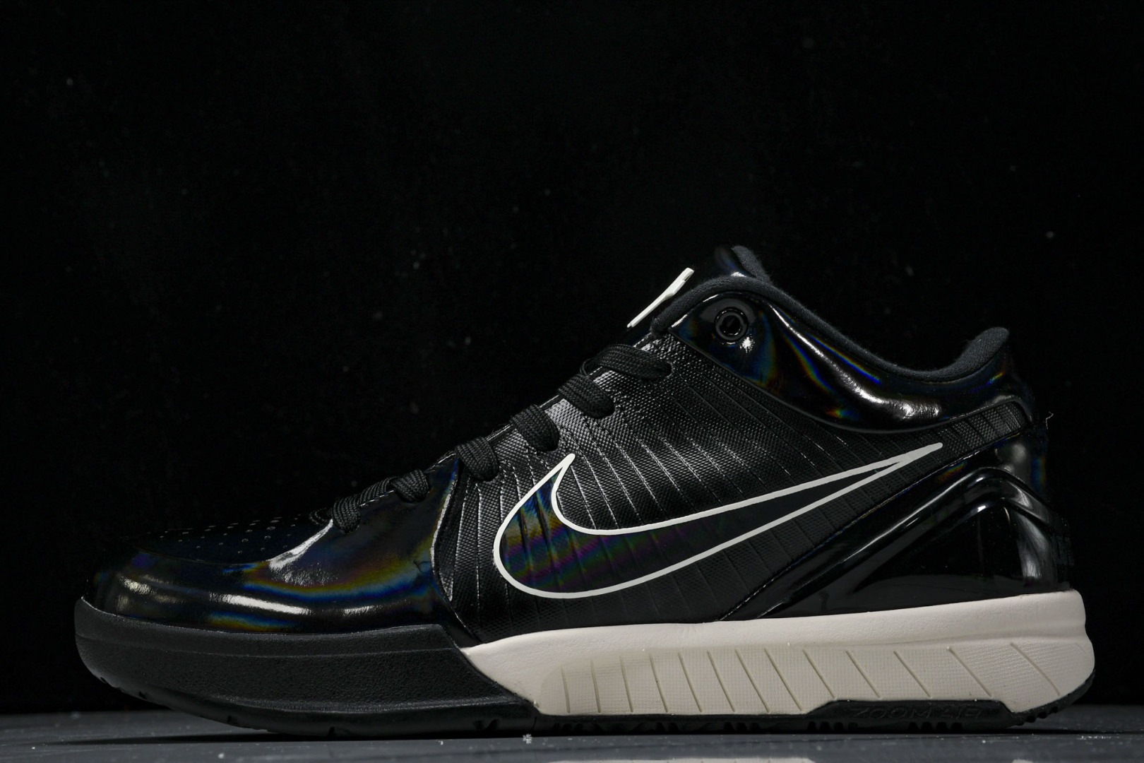 科比4 尺码40-50.5

纯原版出品-Undefeated x NK Kobe 4 P Rrotro