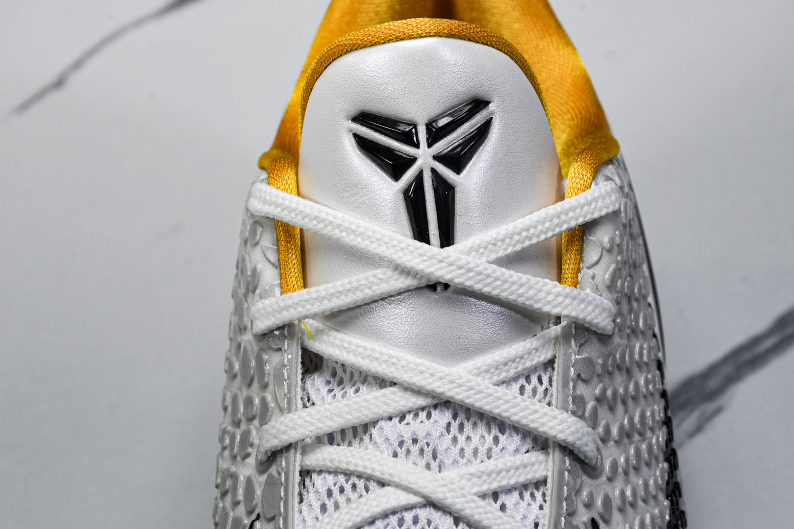 科比6 尺码40-50.5

纯原版出品-Kobe 6 Protro“White Del Sol”蛋白黄