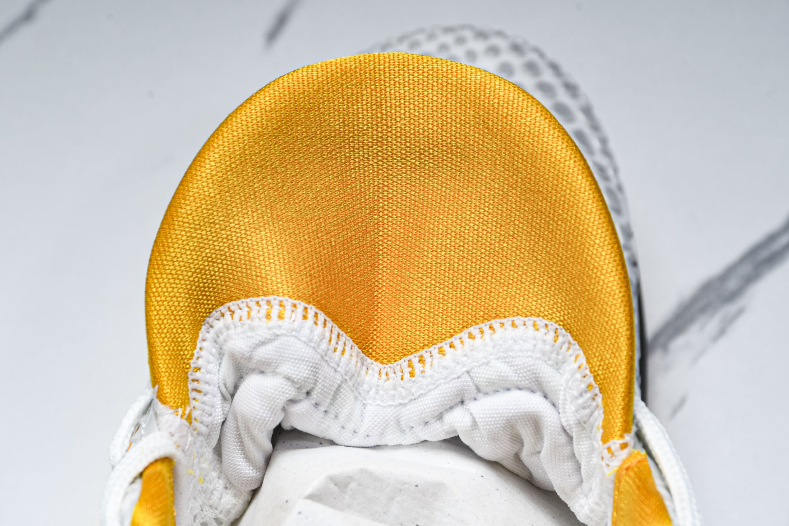 科比6 尺码40-50.5

纯原版出品-Kobe 6 Protro“White Del Sol”蛋白黄