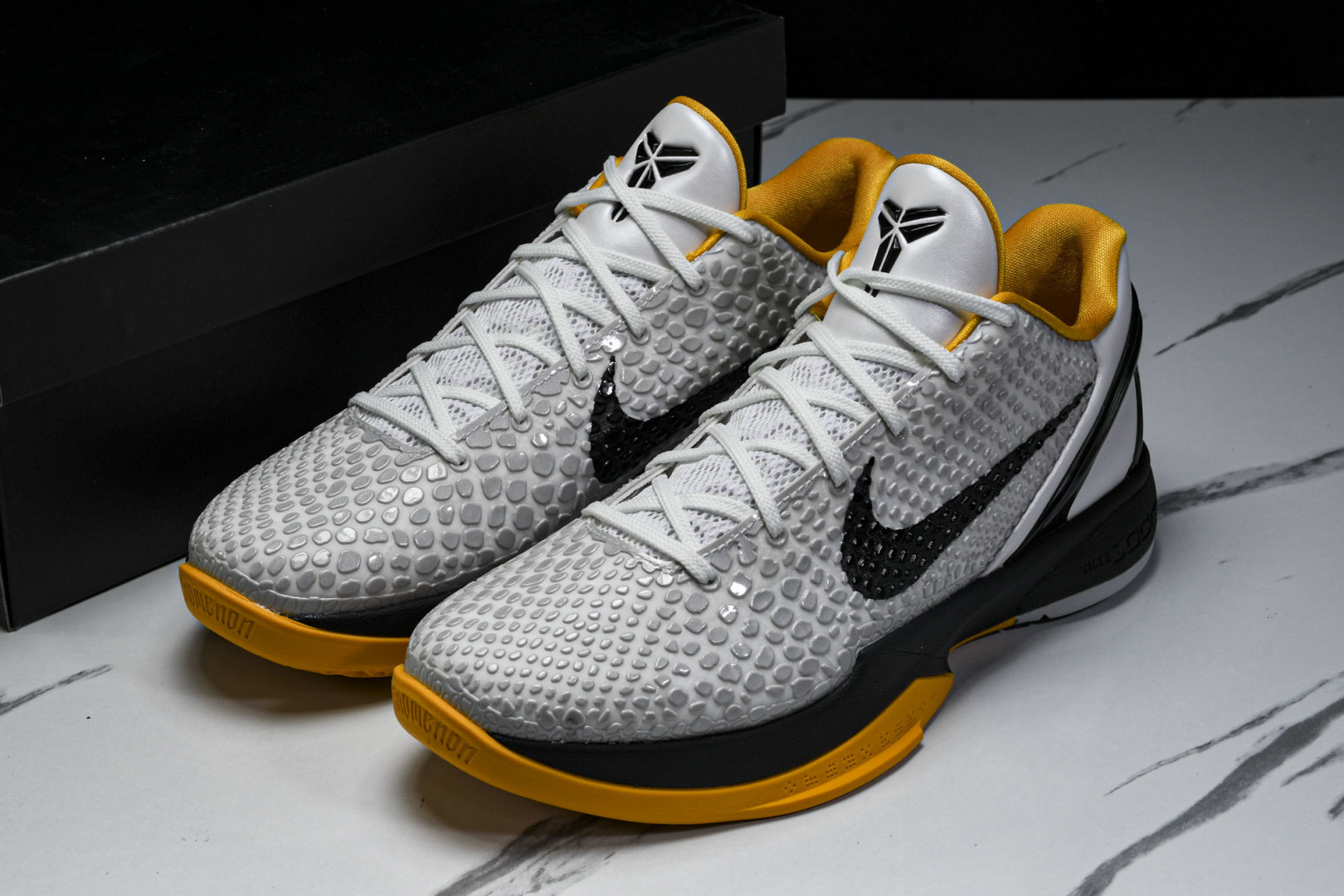 科比6 尺码40-50.5

纯原版出品-Kobe 6 Protro“White Del Sol”蛋白黄