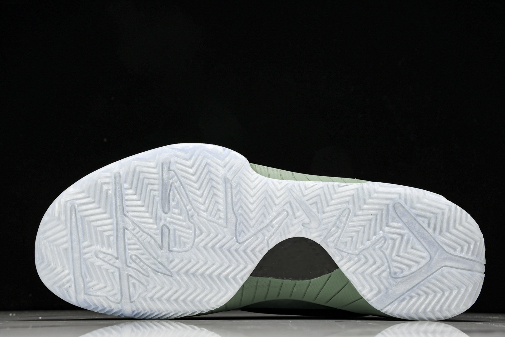 科比4 尺码40-50.5

纯原版出品-NK Zoom Kobe 4 Protro“Bicoastal