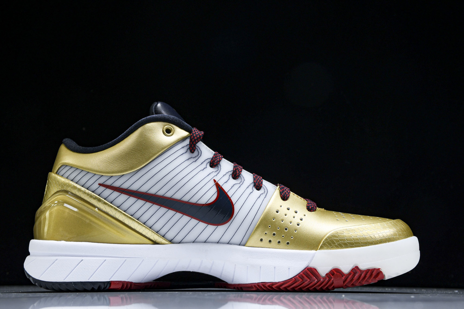 科比4 尺码40-50.5

纯原版出品-NK Zoom Kobe 4 Protro Gold Meda