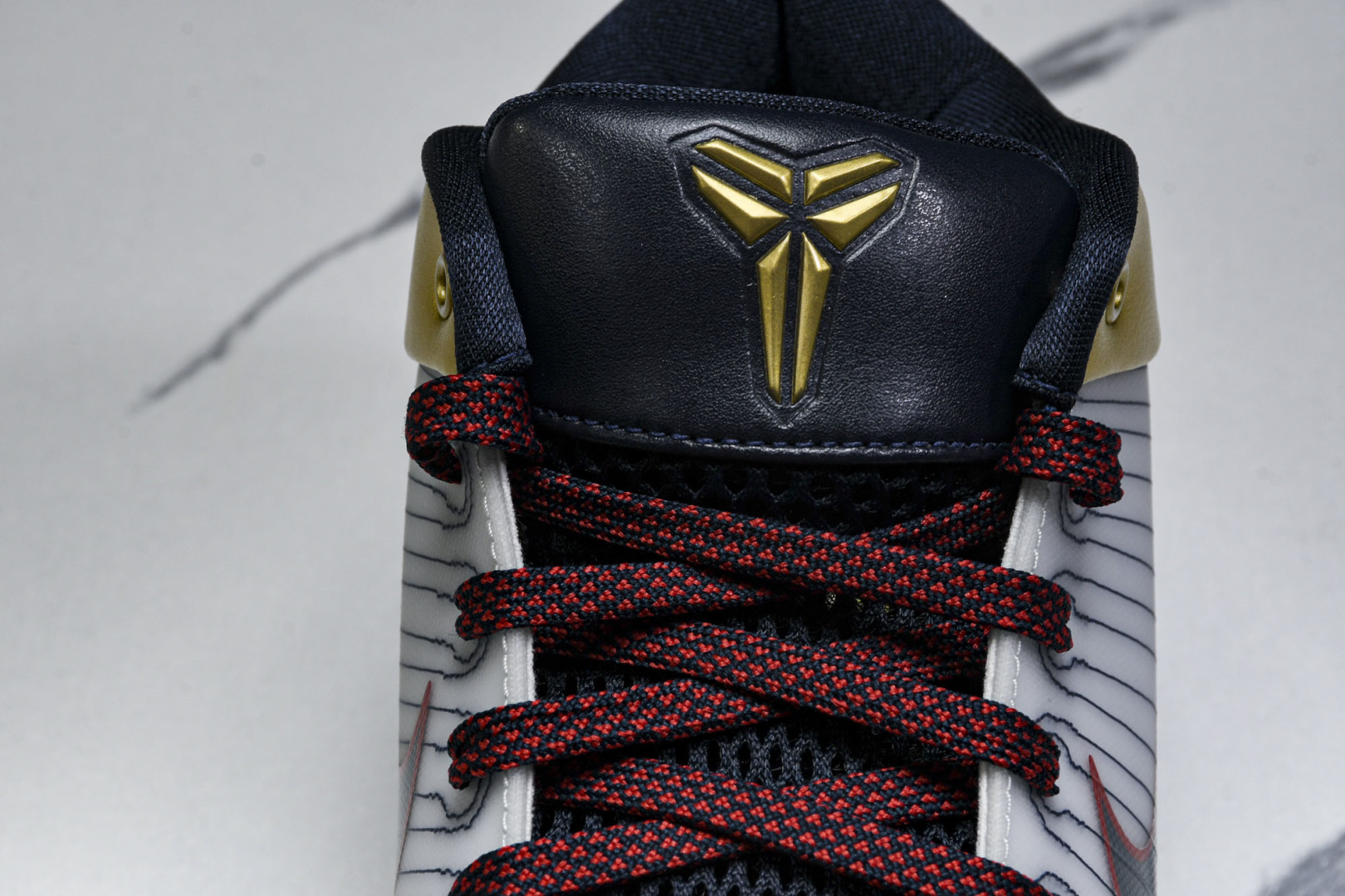 科比4 尺码40-50.5

纯原版出品-NK Zoom Kobe 4 Protro Gold Meda