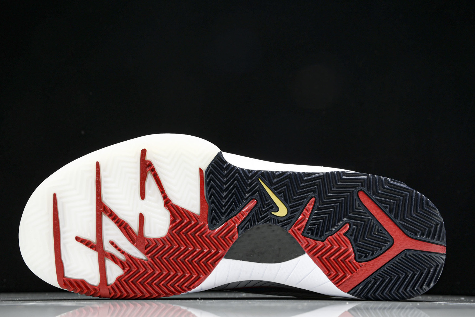 科比4 尺码40-50.5

纯原版出品-NK Zoom Kobe 4 Protro Gold Meda
