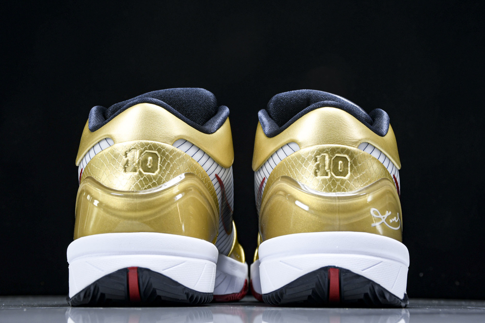 科比4 尺码40-50.5

纯原版出品-NK Zoom Kobe 4 Protro Gold Meda