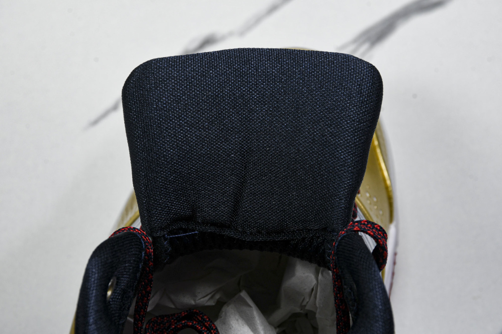 科比4 尺码40-50.5

纯原版出品-NK Zoom Kobe 4 Protro Gold Meda