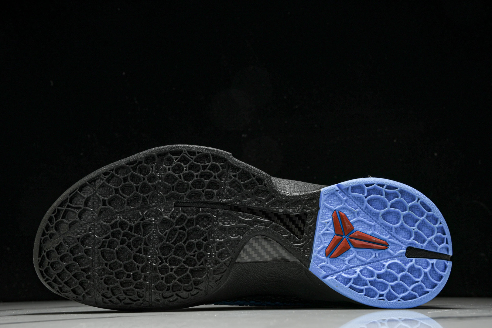 科比6 尺码40-50.5

纯原版出品-NK Zoom Kobe 6“Dark Knight”黑暗骑士