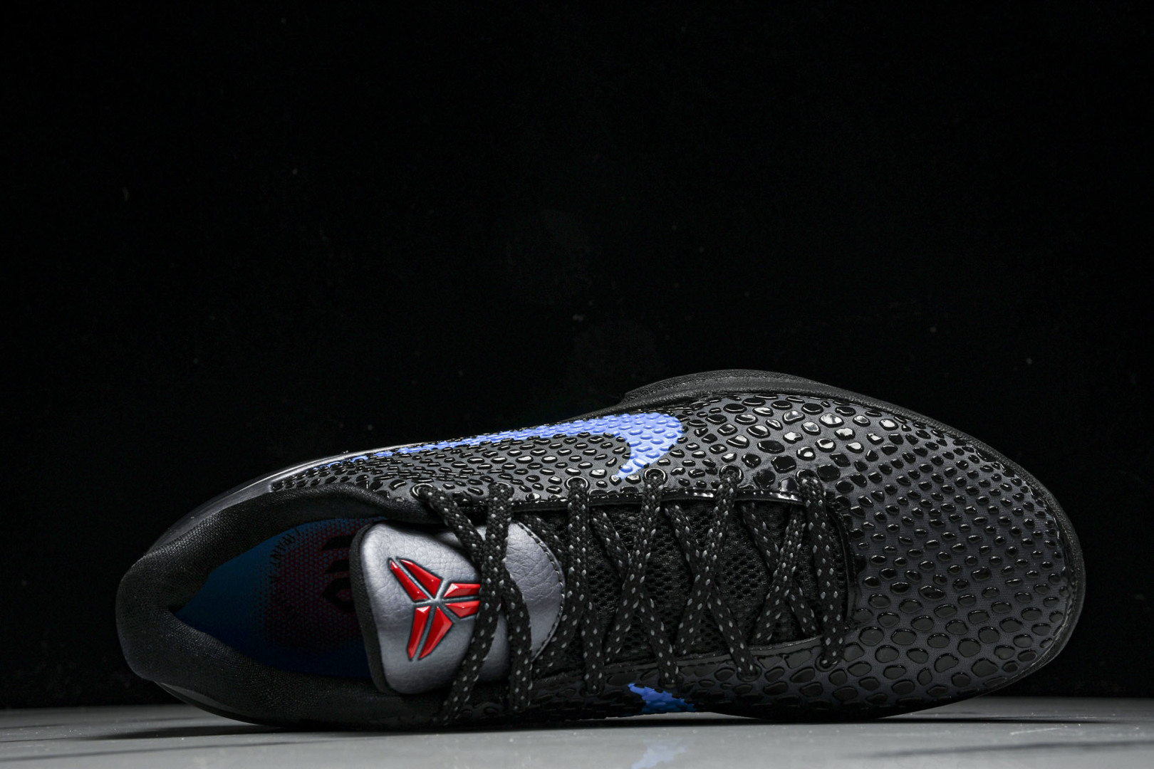 科比6 尺码40-50.5

纯原版出品-NK Zoom Kobe 6“Dark Knight”黑暗骑士