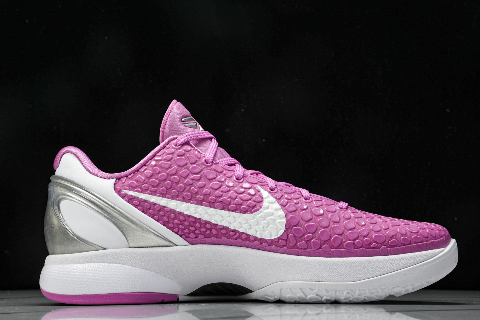 科比6 尺码40-50.5

纯原版出品-NK Zoom Kobe 6 Protro Kay Yow L