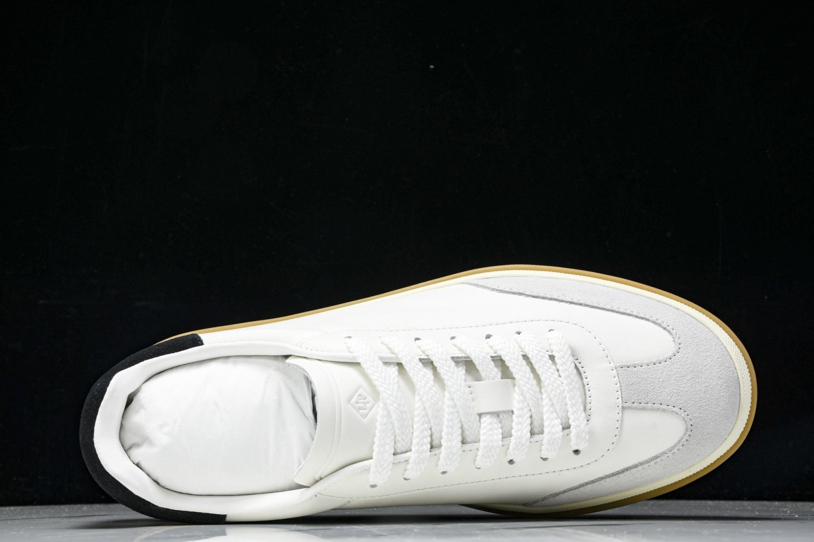 诺悠*翩雅 尺码39-45

纯原版出品-Loro Piana男士 Tennis Walk 绒面革低帮运