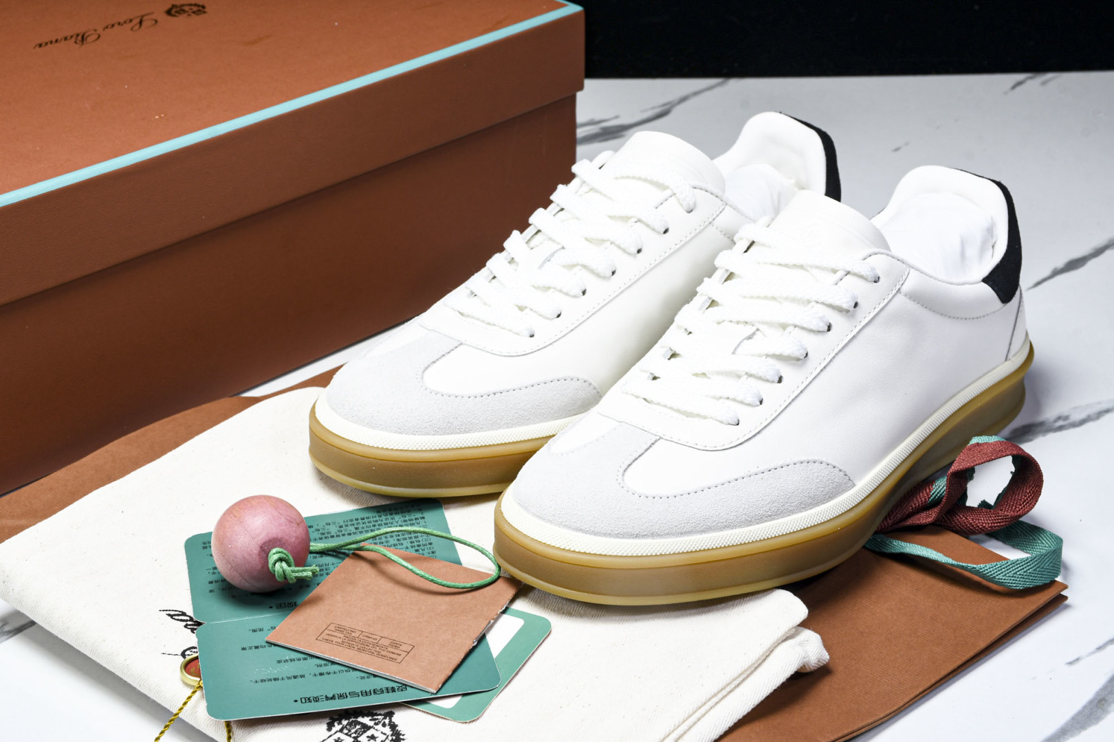 诺悠*翩雅 尺码39-45

纯原版出品-Loro Piana男士 Tennis Walk 绒面革低帮运