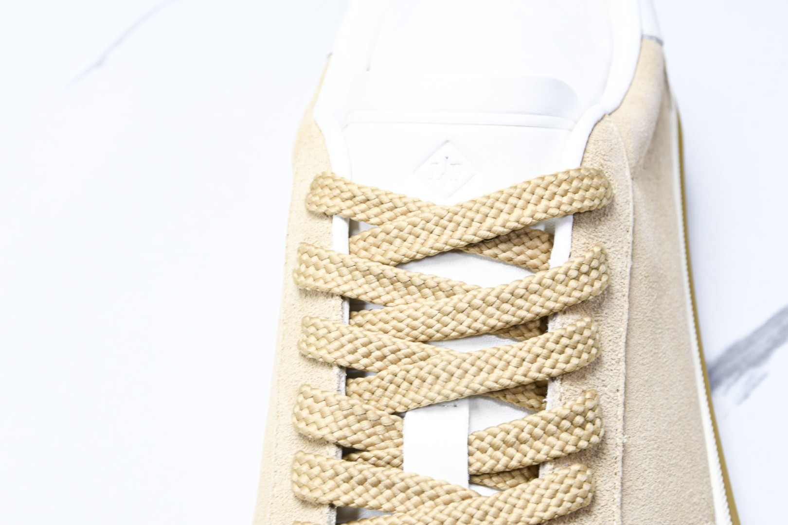 诺悠*翩雅 尺码40-50.5

纯原版出品-Loro Piana男士 Tennis Walk 绒面革低
