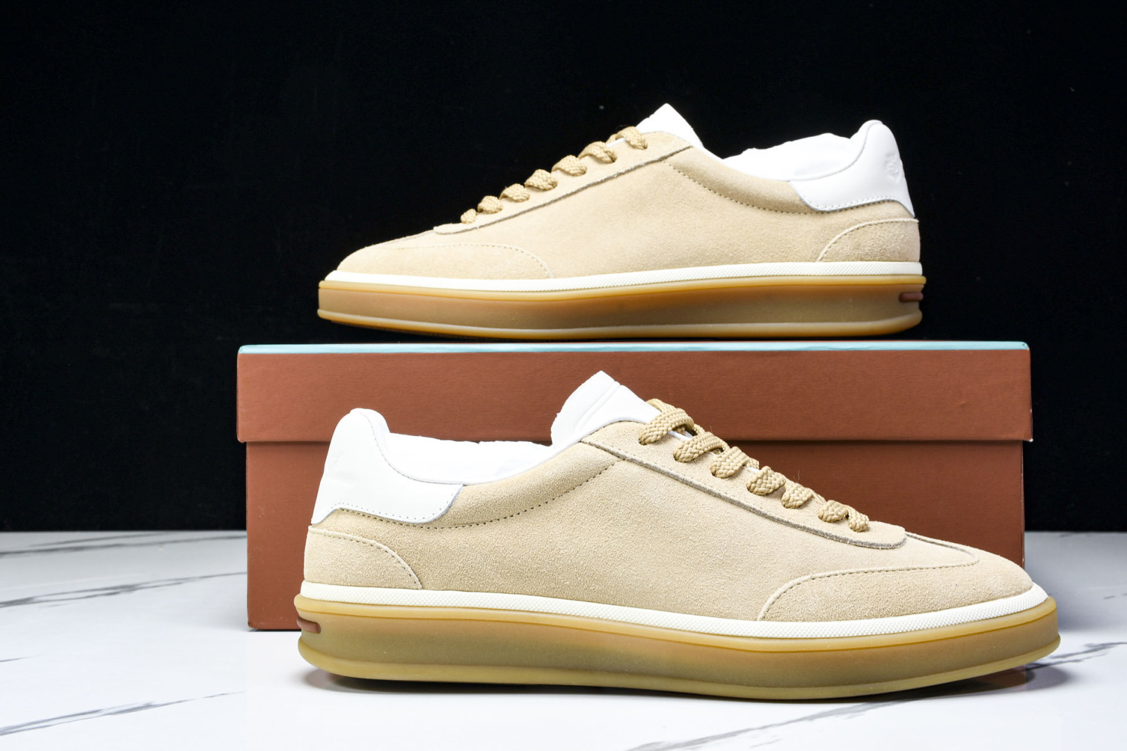 诺悠*翩雅 尺码40-50.5

纯原版出品-Loro Piana男士 Tennis Walk 绒面革低