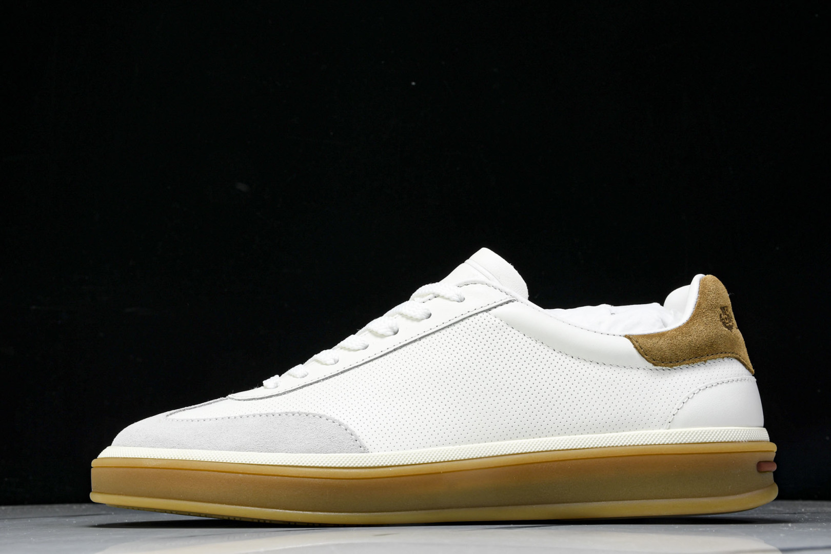 诺悠*翩雅 尺码39-45

纯原版出品-Loro Piana男士 Tennis Walk 绒面革低帮运