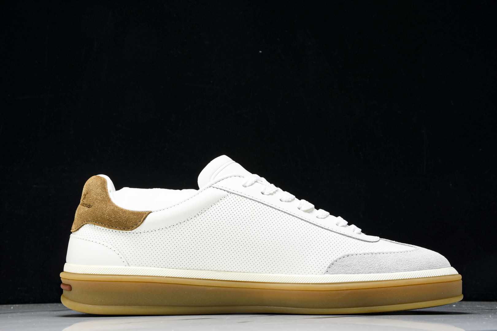 诺悠*翩雅 尺码39-45

纯原版出品-Loro Piana男士 Tennis Walk 绒面革低帮运