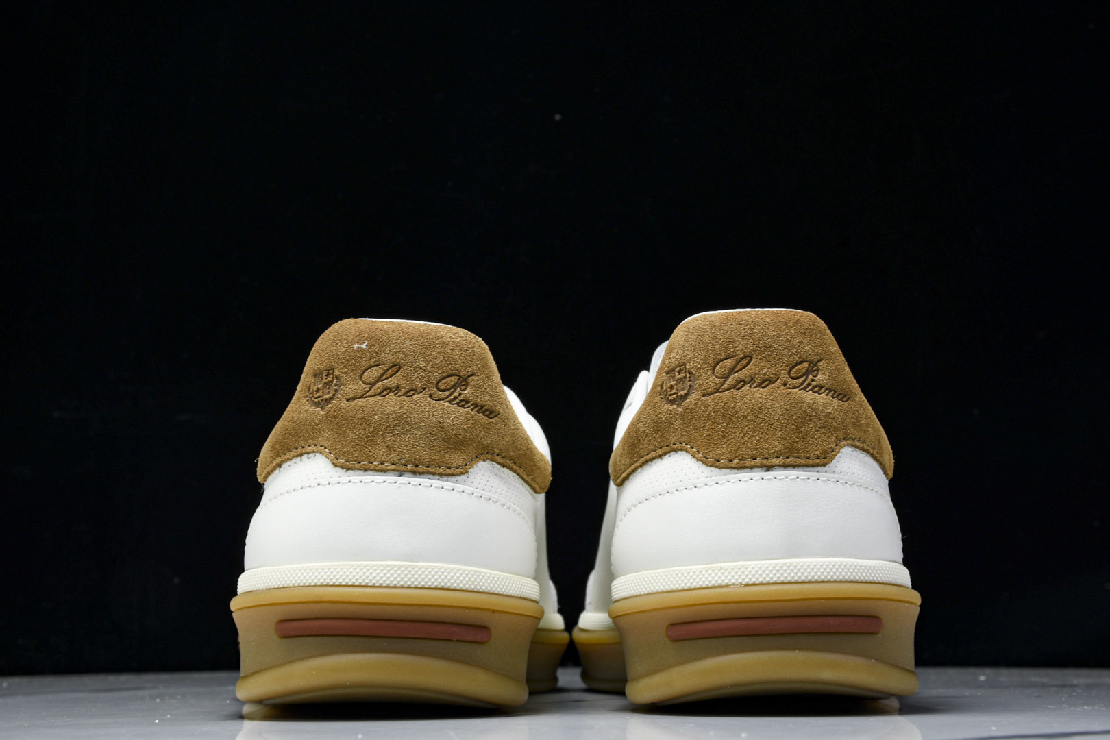 诺悠*翩雅 尺码39-45

纯原版出品-Loro Piana男士 Tennis Walk 绒面革低帮运