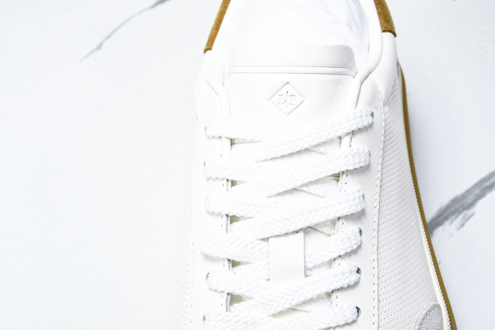 诺悠*翩雅 尺码39-45

纯原版出品-Loro Piana男士 Tennis Walk 绒面革低帮运