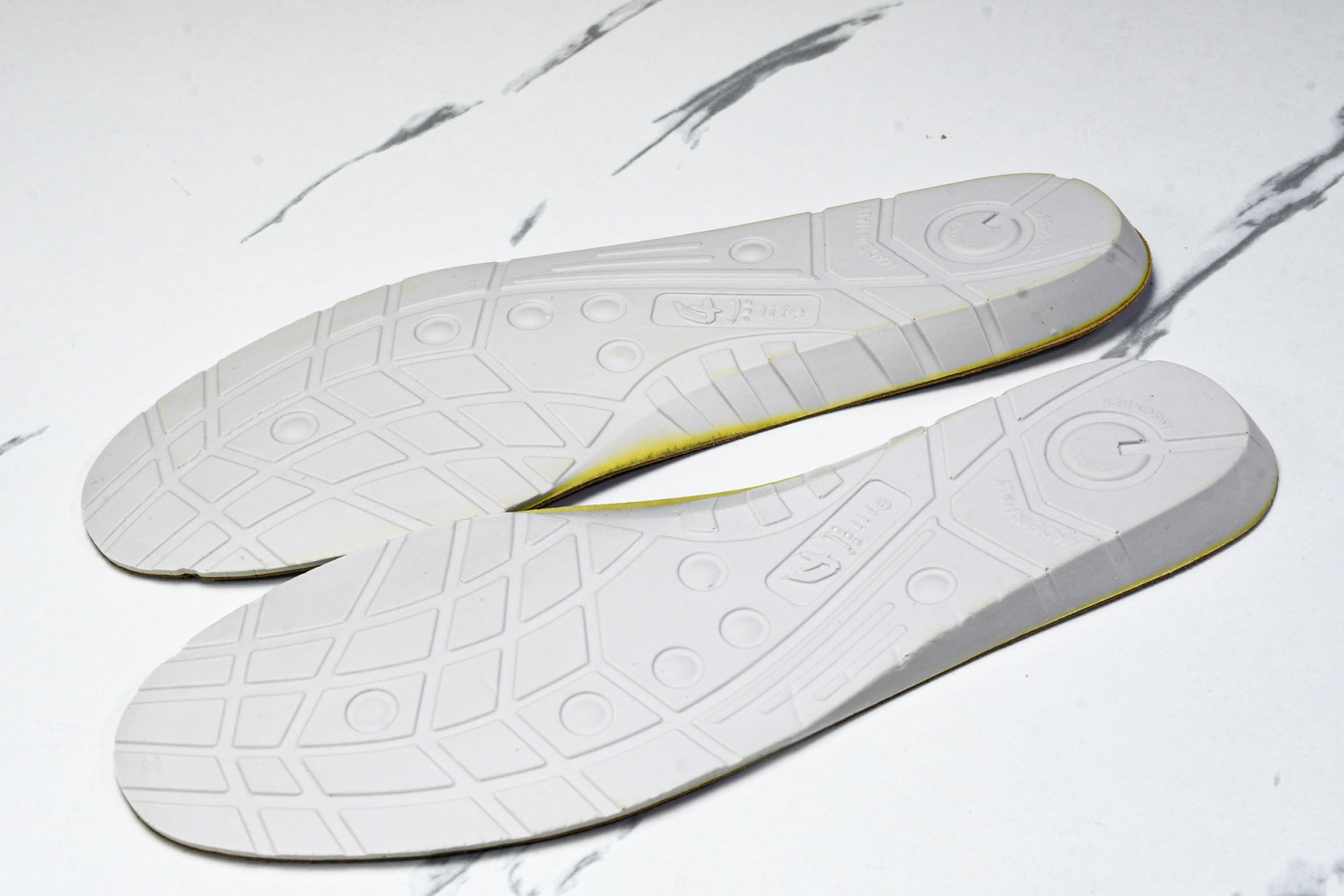 诺悠*翩雅 尺码39-45

纯原版出品-Loro Piana男士 Tennis Walk 绒面革低帮运