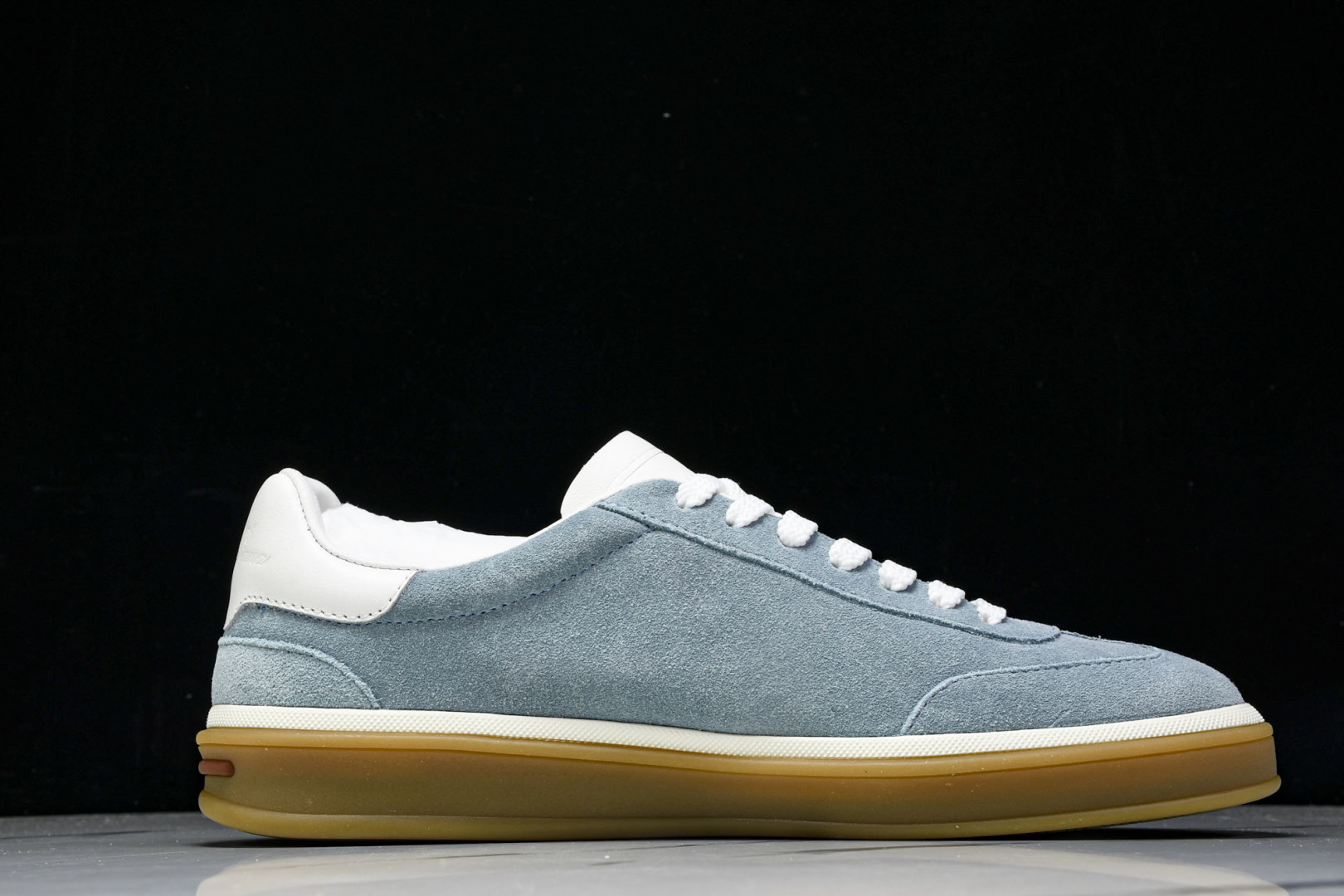 诺悠*翩雅 尺码39-45

纯原版出品-Loro Piana男士 Tennis Walk 绒面革低帮运