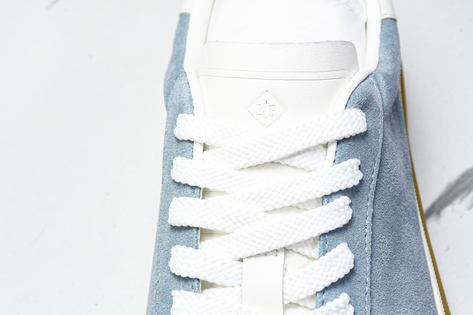 诺悠*翩雅 尺码39-45

纯原版出品-Loro Piana男士 Tennis Walk 绒面革低帮运