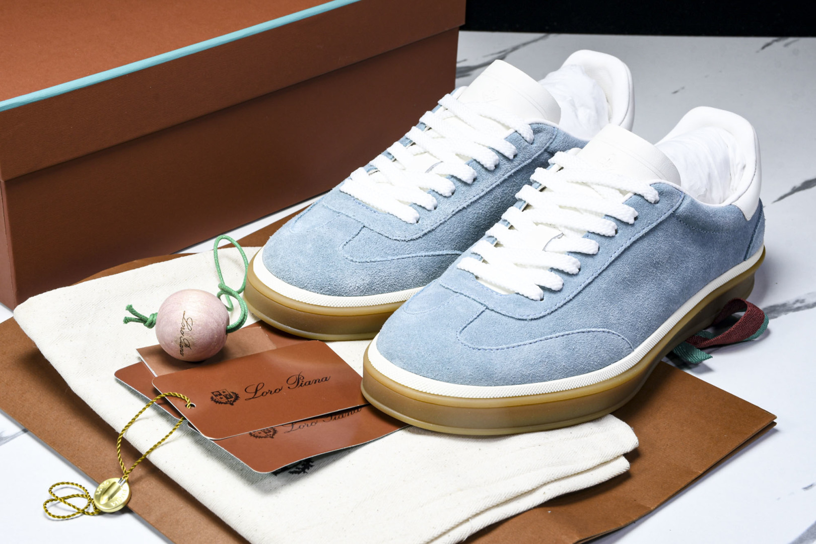 诺悠*翩雅 尺码39-45

纯原版出品-Loro Piana男士 Tennis Walk 绒面革低帮运