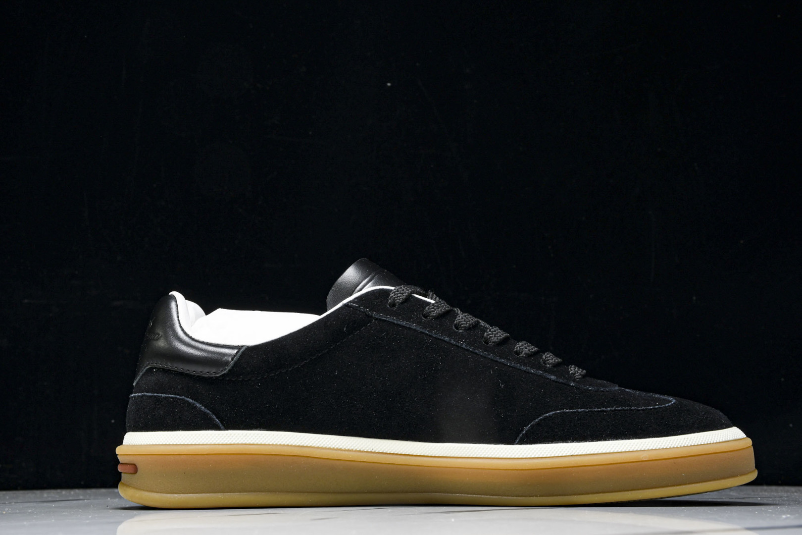 诺悠*翩雅 尺码39-45

纯原版出品-Loro Piana男士 Tennis Walk 绒面革低帮运