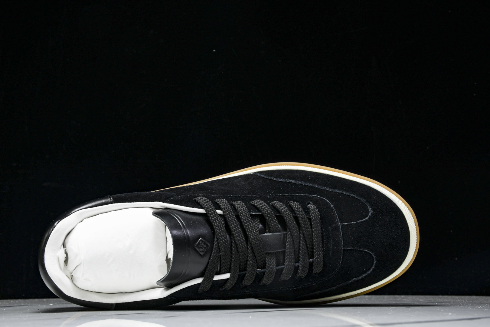 诺悠*翩雅 尺码39-45

纯原版出品-Loro Piana男士 Tennis Walk 绒面革低帮运