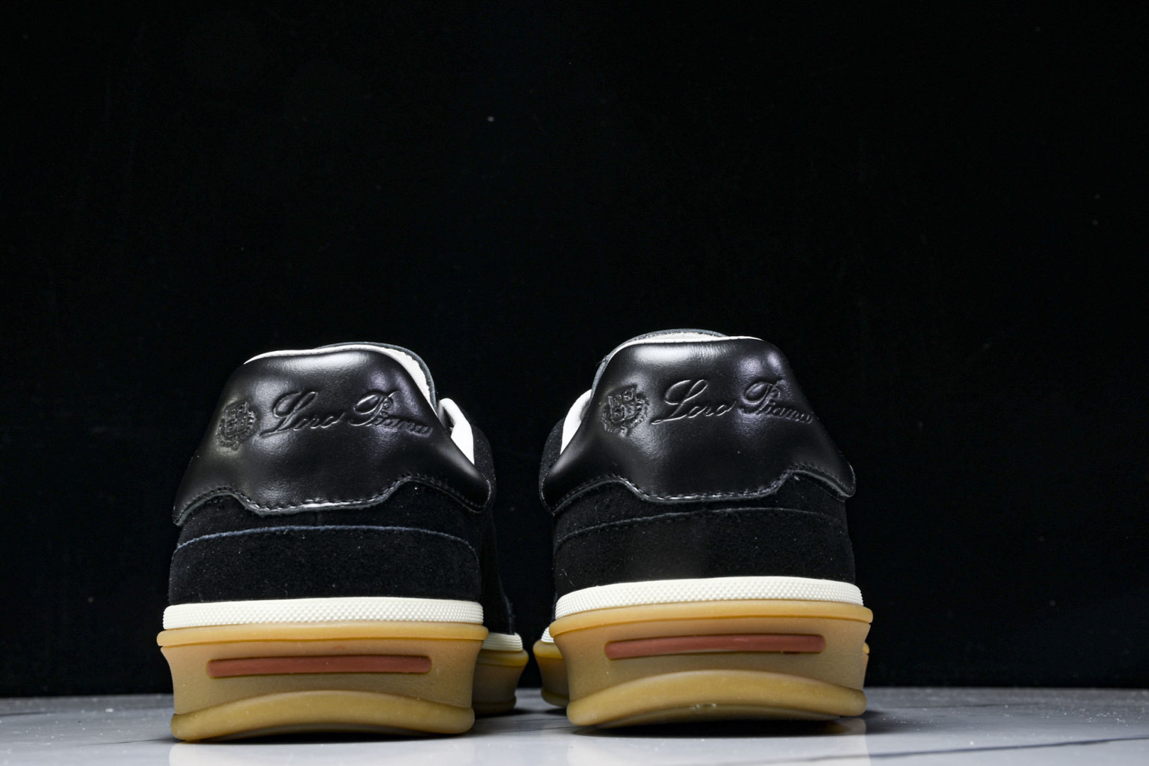 诺悠*翩雅 尺码39-45

纯原版出品-Loro Piana男士 Tennis Walk 绒面革低帮运