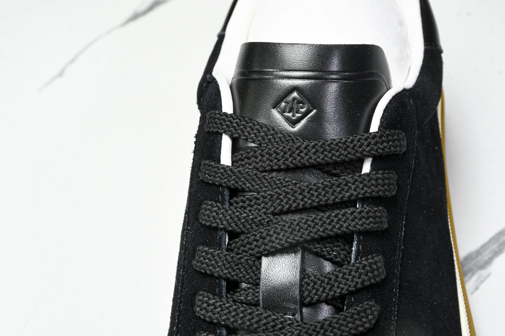 诺悠*翩雅 尺码39-45

纯原版出品-Loro Piana男士 Tennis Walk 绒面革低帮运